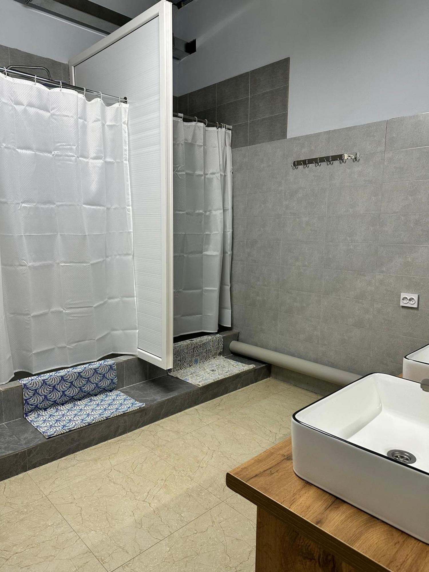 Hostel O2 Almaty Eksteriør bilde