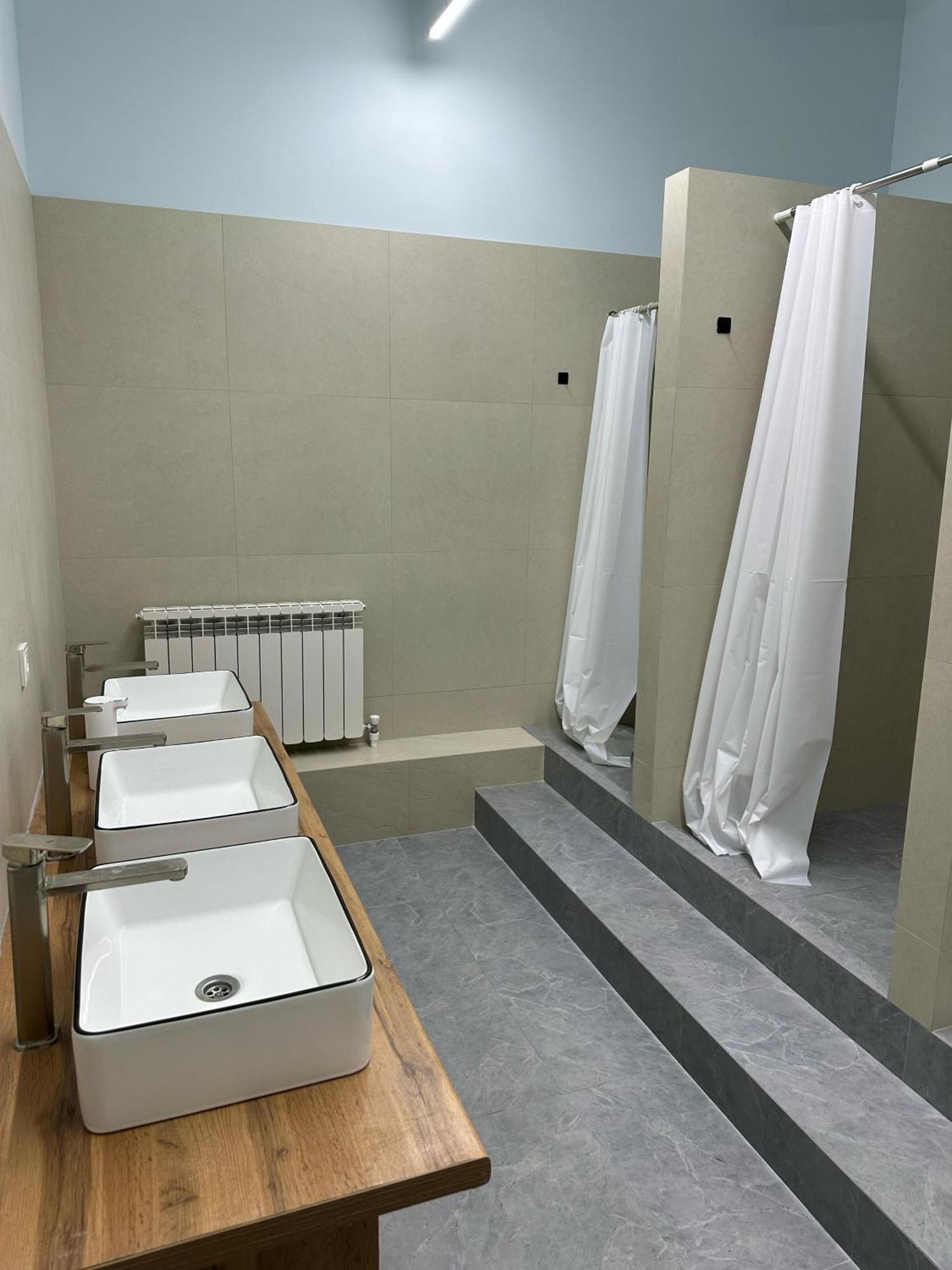 Hostel O2 Almaty Eksteriør bilde